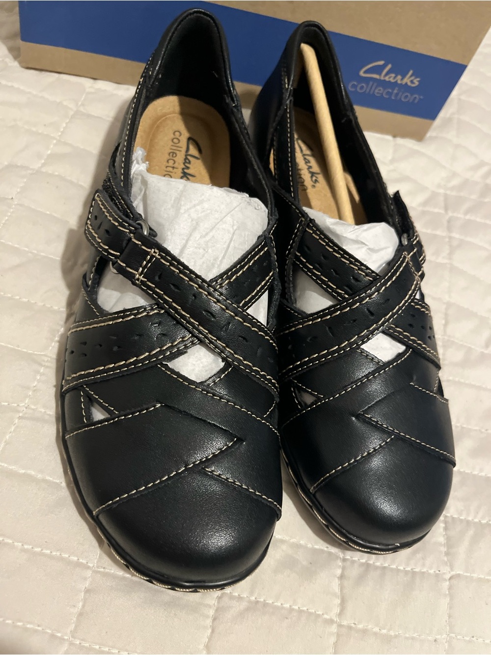 Clarks Black Leather Women's Cross-Strap Slip-On Flats